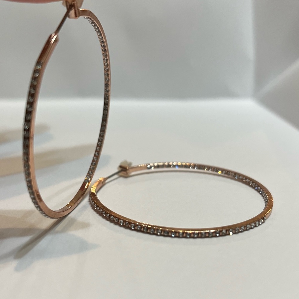rose gold hoop earrings with diamonds